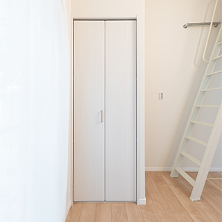 棚・ポール付　クローゼット(2)