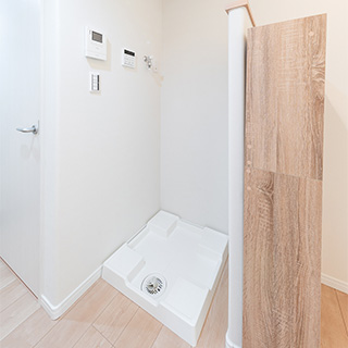 室内洗濯機置き場 仕切り壁あり