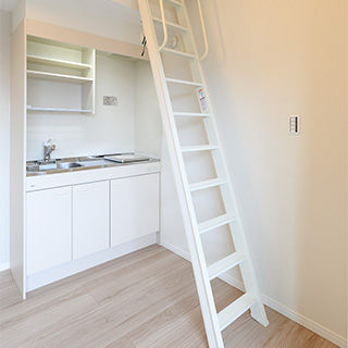 ロフトはしご ステップ幅あり 安全ロープ付