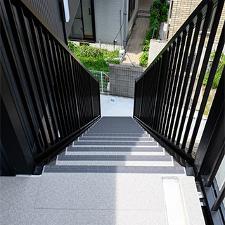 長尺シート貼り 共用階段(2)